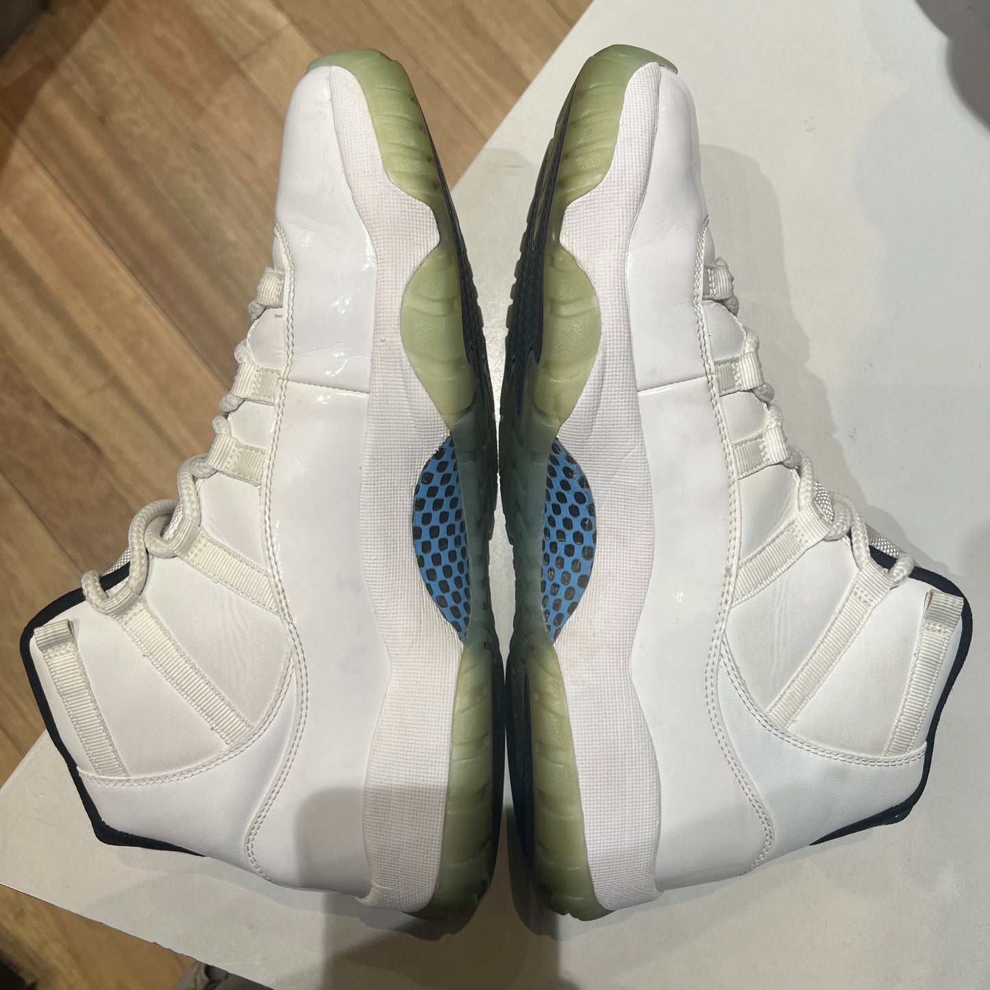 Jordan 11 Retro Legend Blue  Pre-owned US 11 (2014)