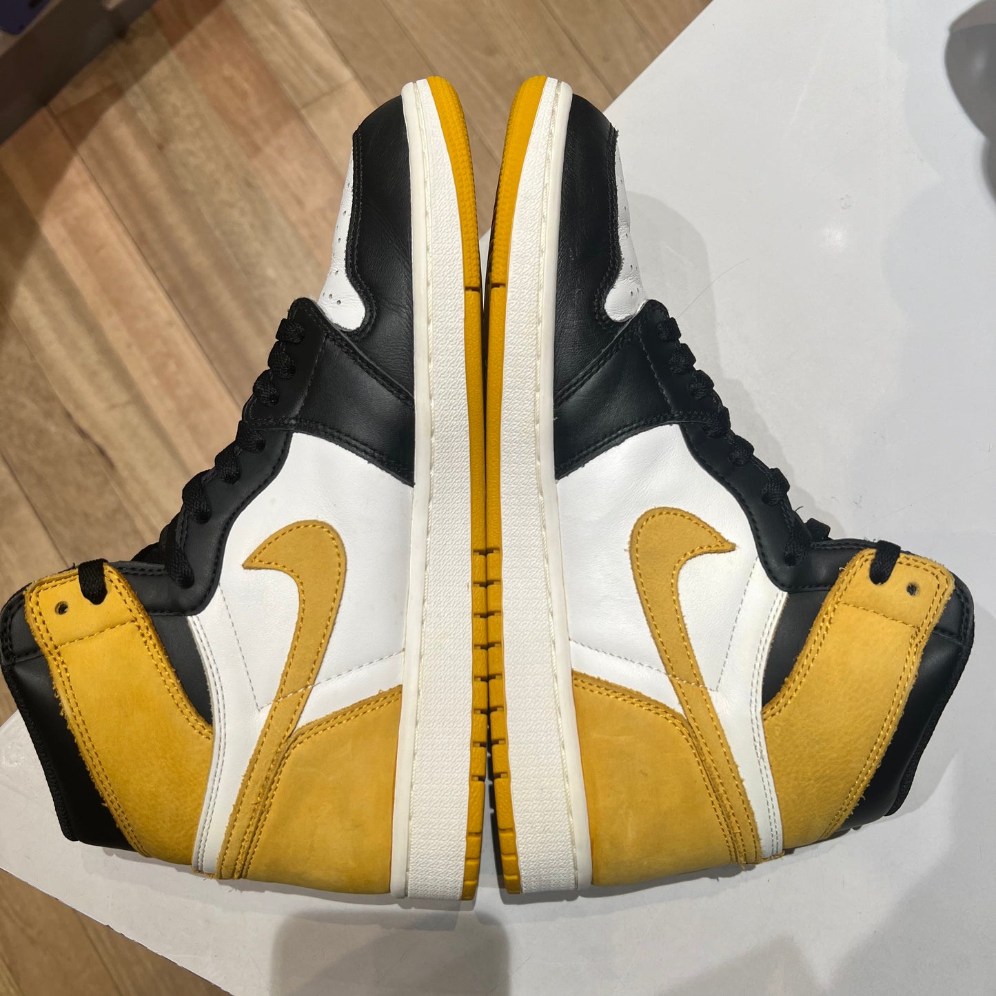 Jordan 1 Retro High Yellow Ochre Pre-owned US 10.5