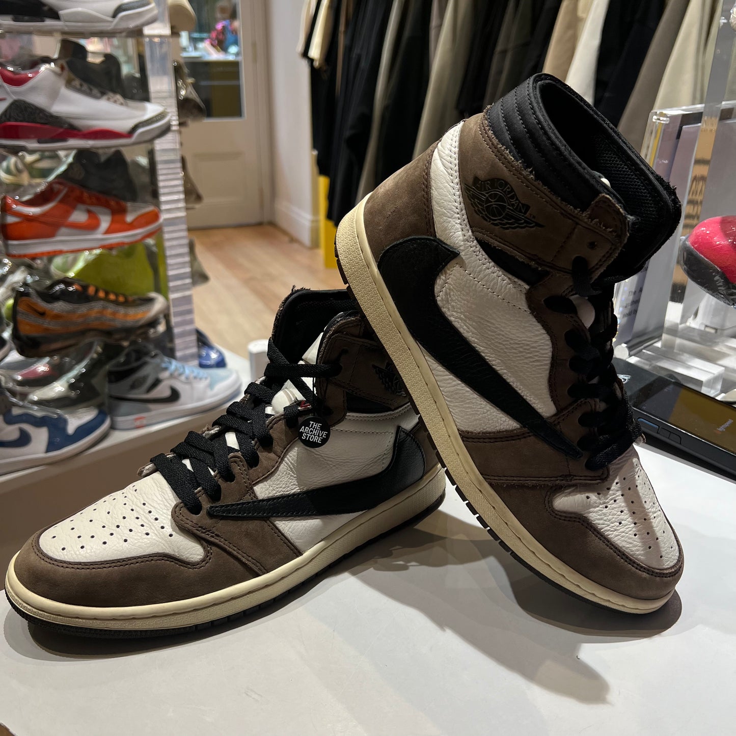 Jordan 1 Retro High OG SP Travis Scott Mocha Pre-Owned  Size 10.5