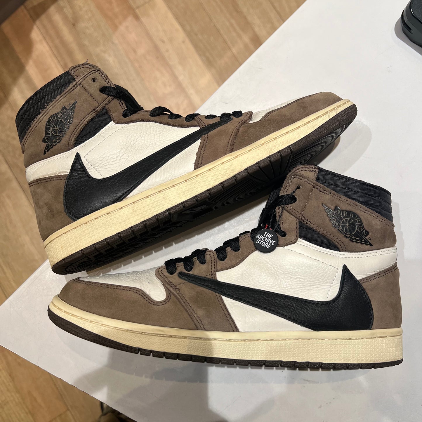 Jordan 1 Retro High OG SP Travis Scott Mocha Pre-Owned  Size 10.5