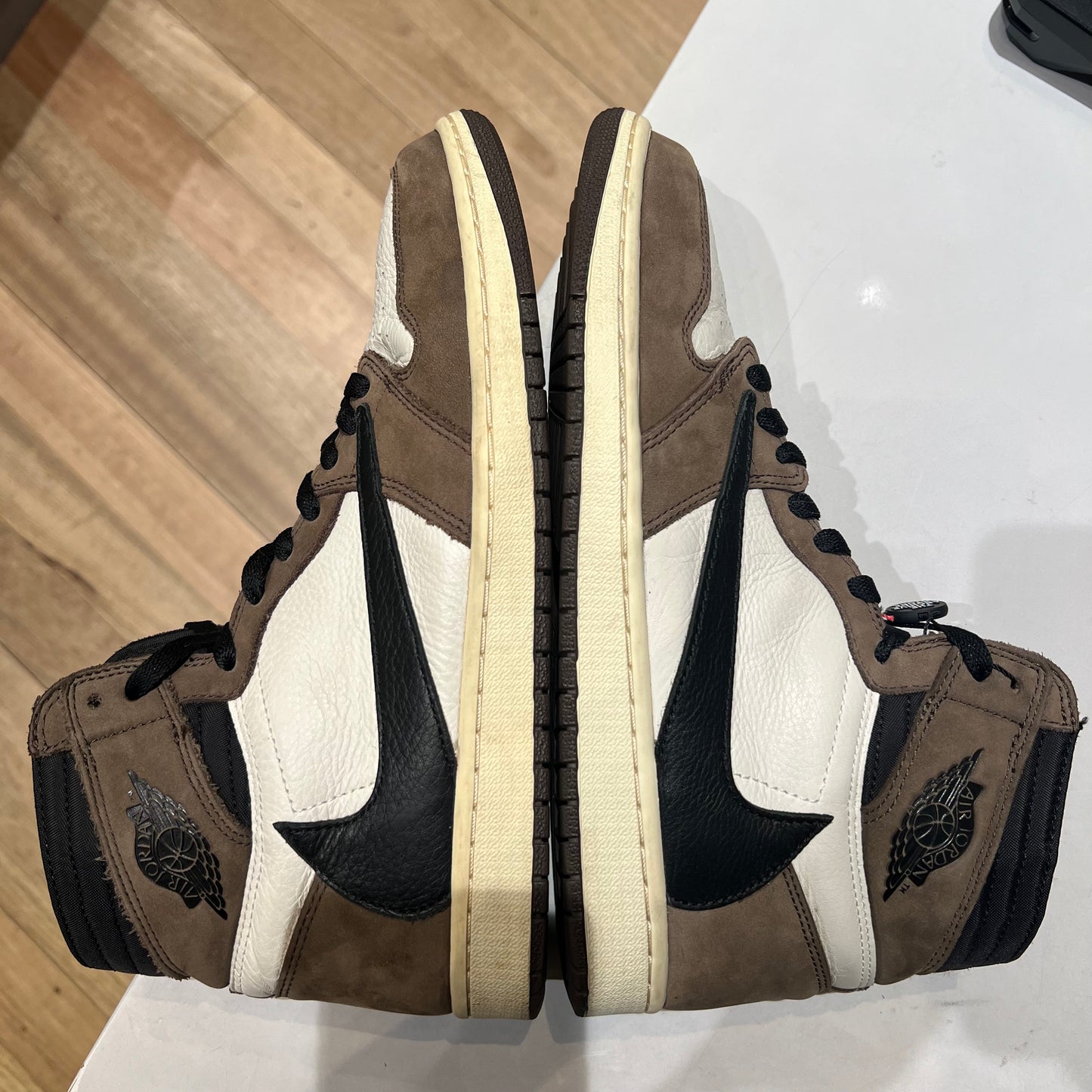 Jordan 1 Retro High OG SP Travis Scott Mocha Pre-Owned  Size 10.5