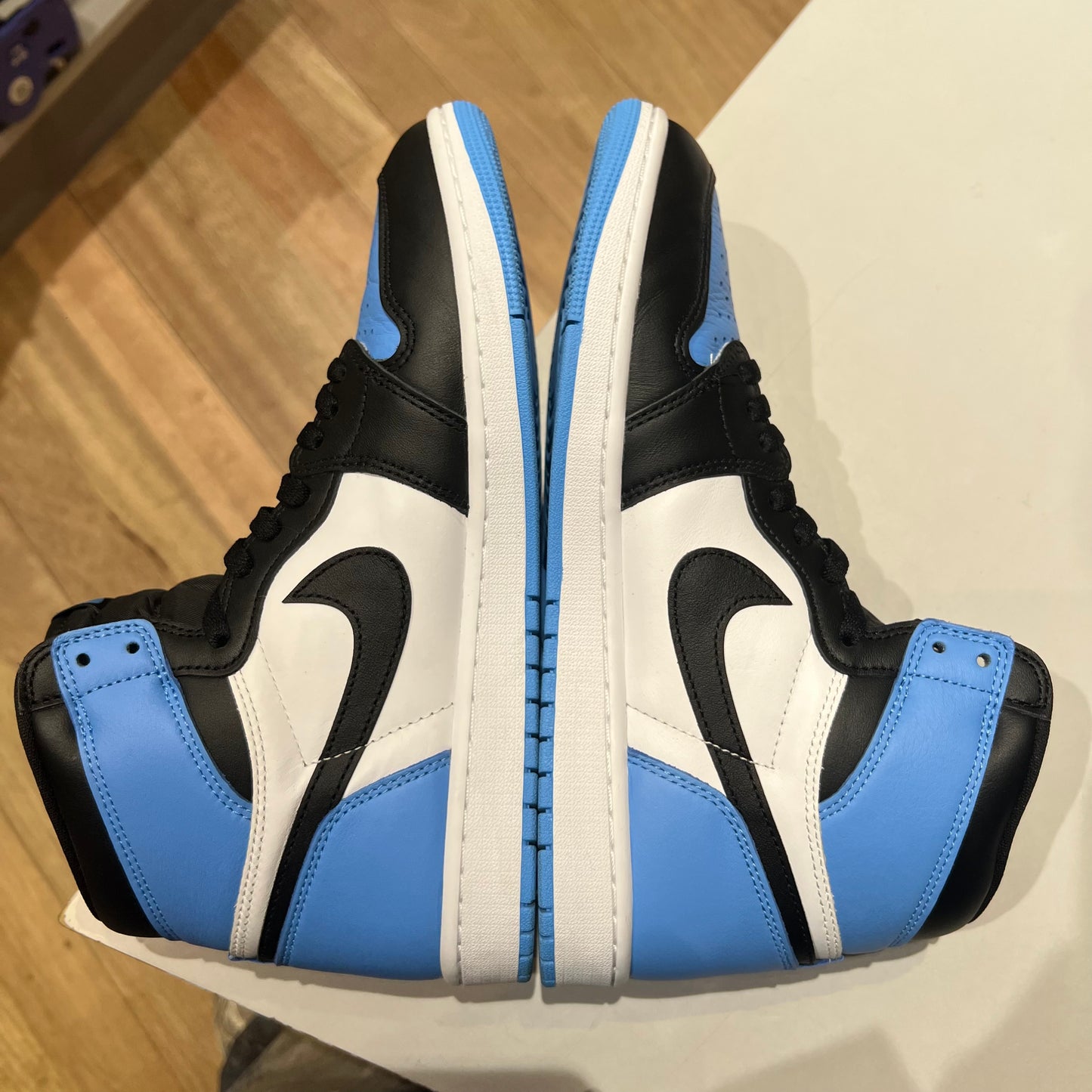 Jordan 1 Retro High OG UNC Toe Pre-owned US 11