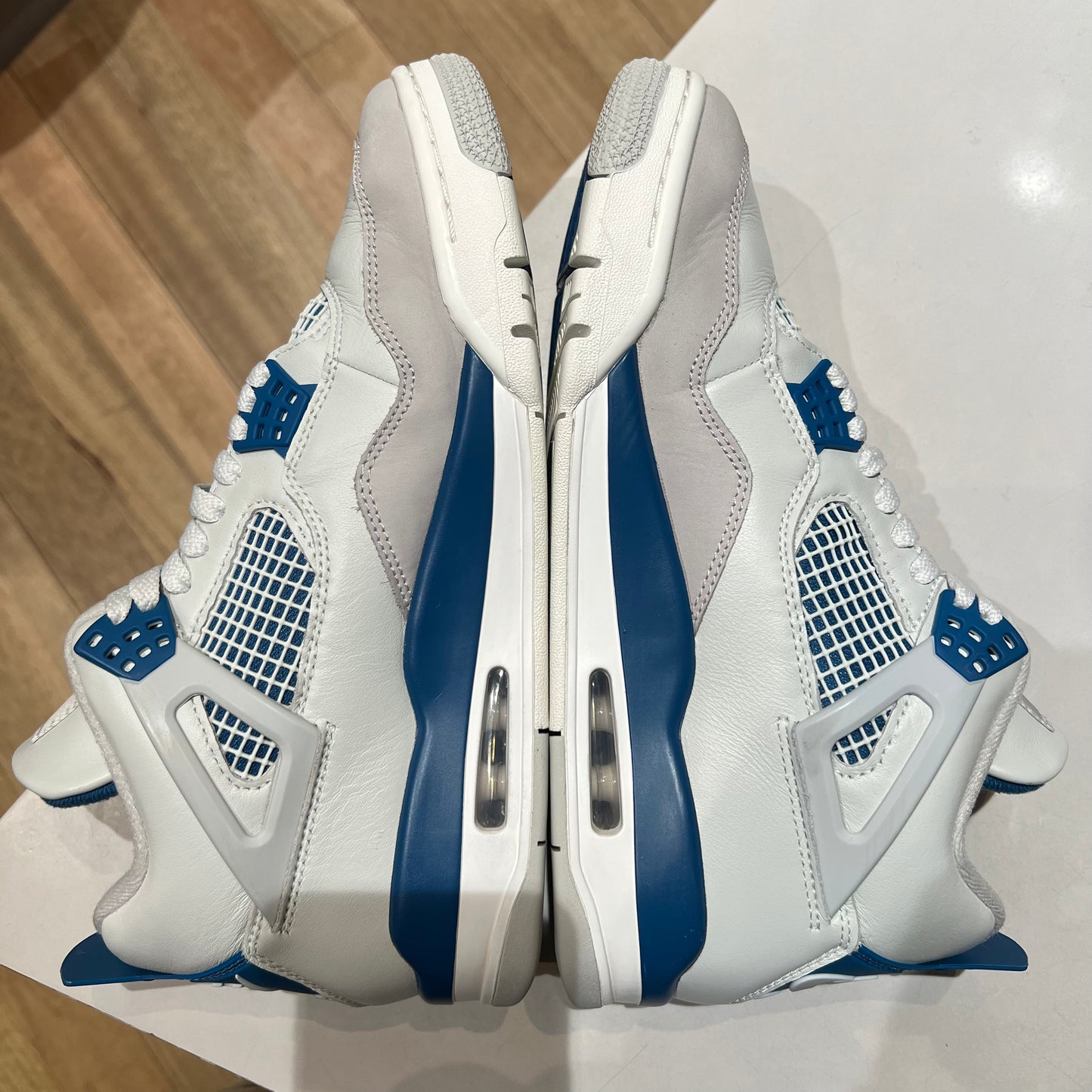 Jordan 4 Retro Military Blue Pre-owned US9