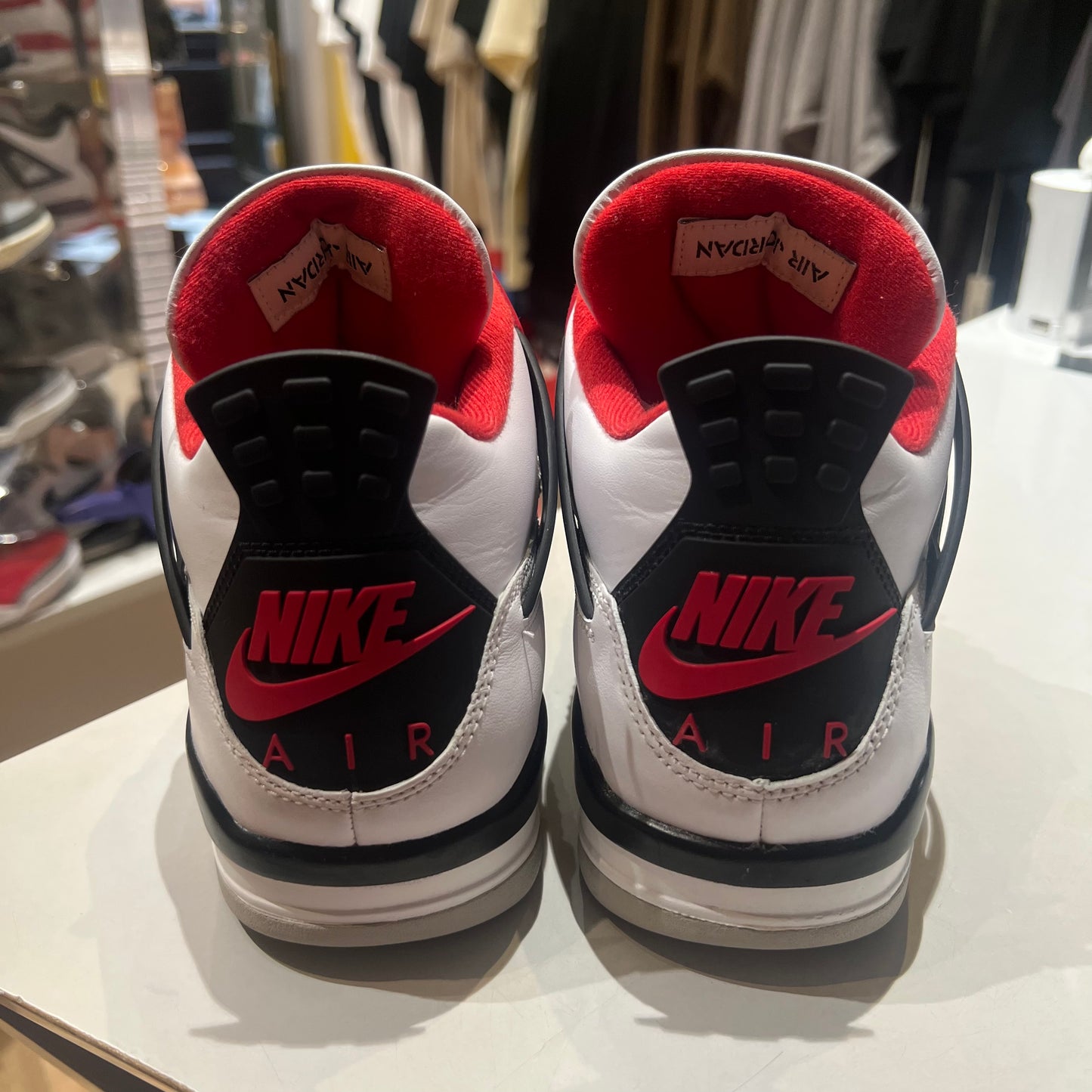 Jordan 4 Retro Fire Red (2020) Pre-owned US 10.5