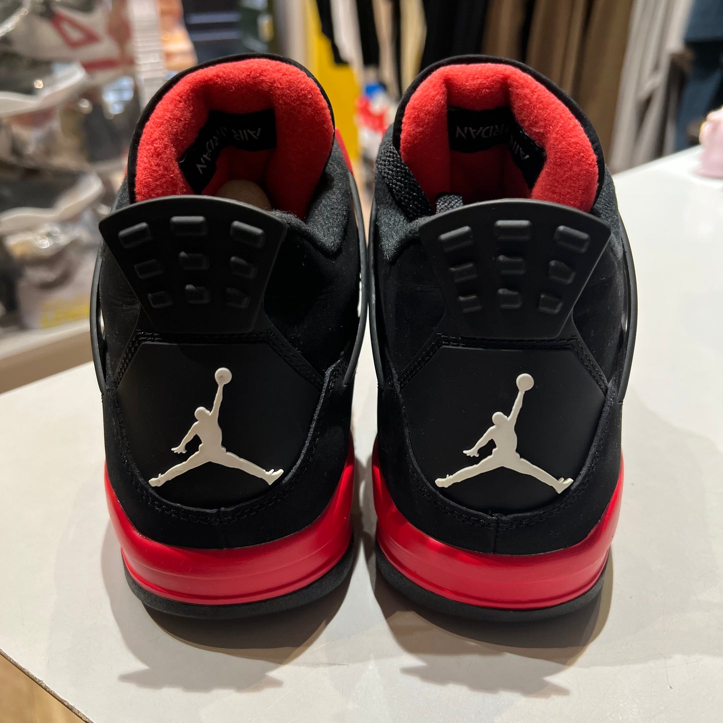 Jordan 4 Retro Red Thunder Pre-owned US10