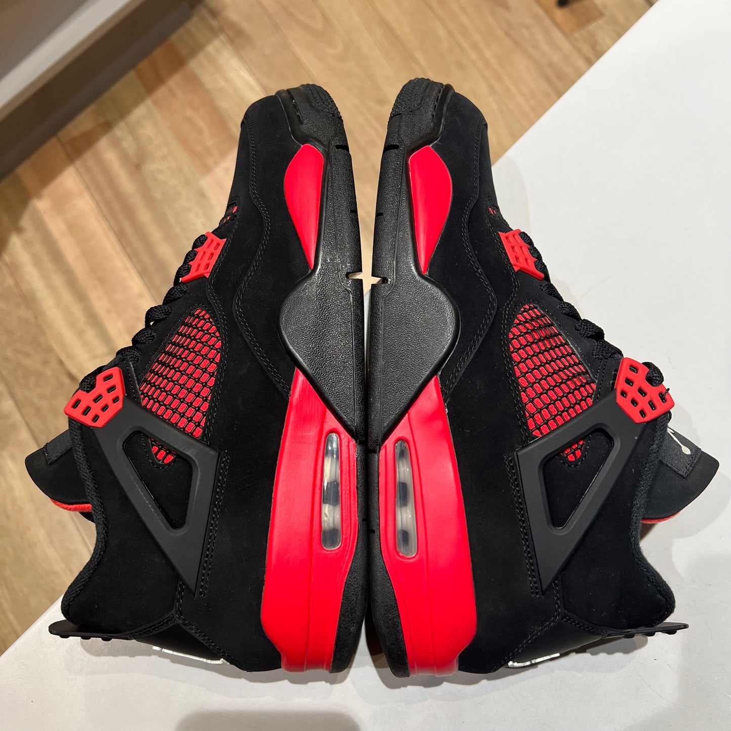 Jordan 4 Retro Red Thunder Pre-owned US10