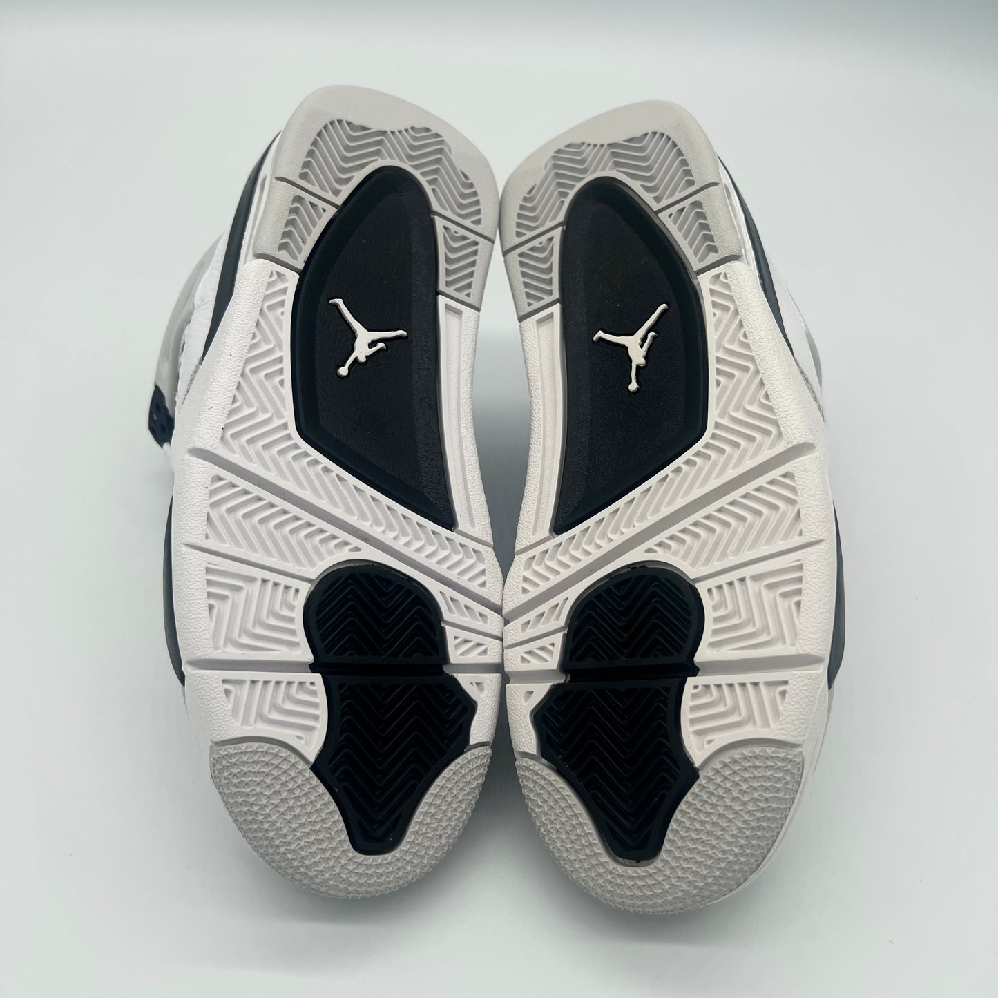 Jordan 4 Retro Military Black (GS) Pre-owned US4Y