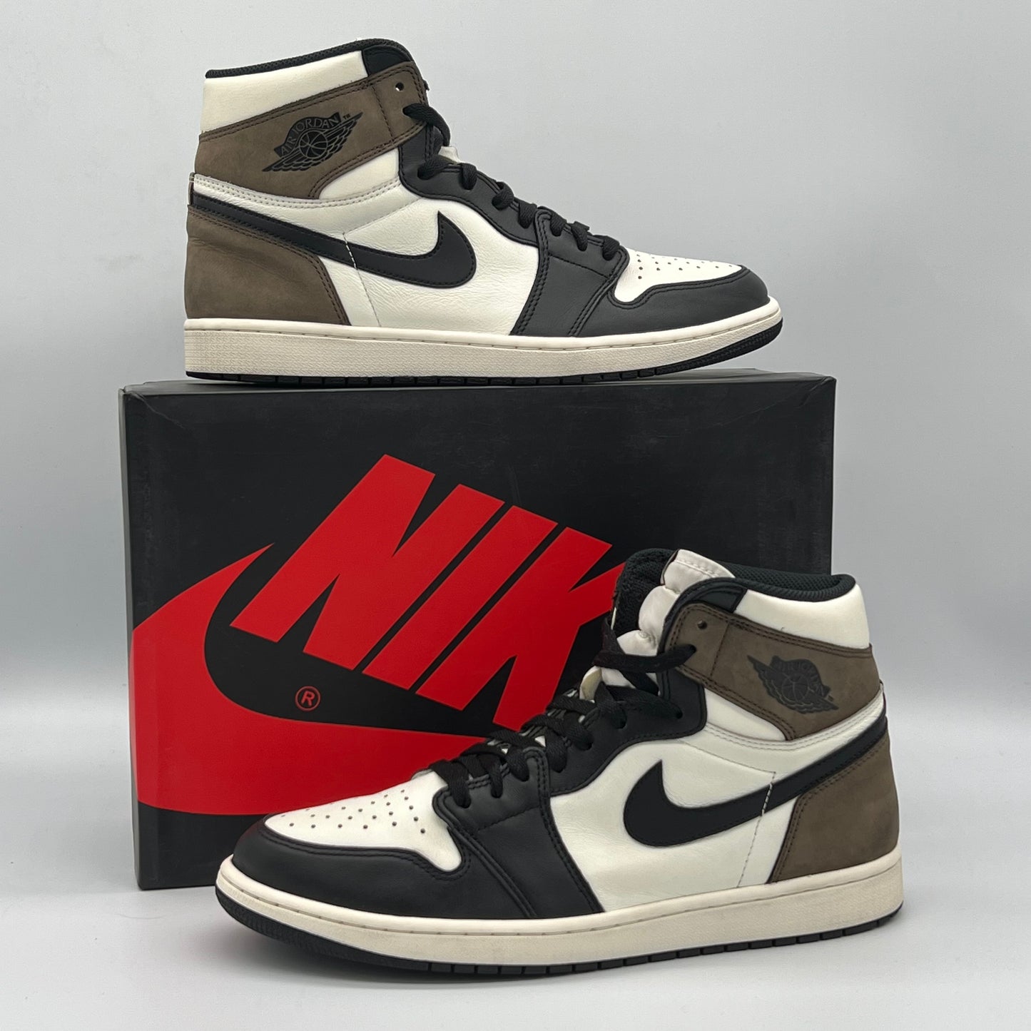 Jordan 1 Retro High Dark Mocha Pre-owned US12