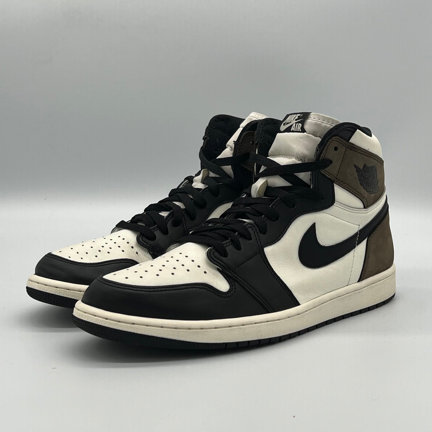 Jordan 1 Retro High Dark Mocha Pre-owned US12
