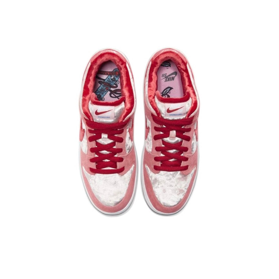 Nike SB Dunk Low StrangeLove Skateboards (Special Box)