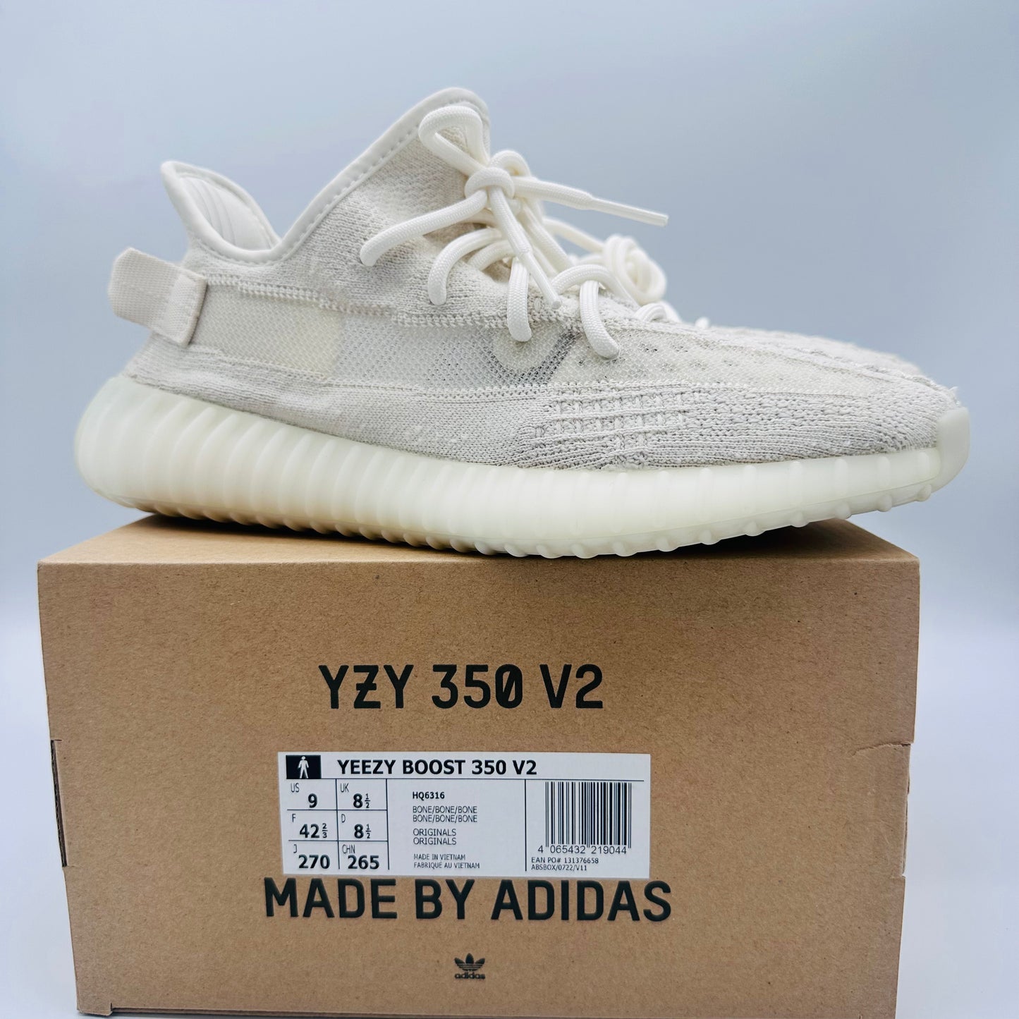 adidas Yeezy Boost 350 V2  Bone Pre-owned US9