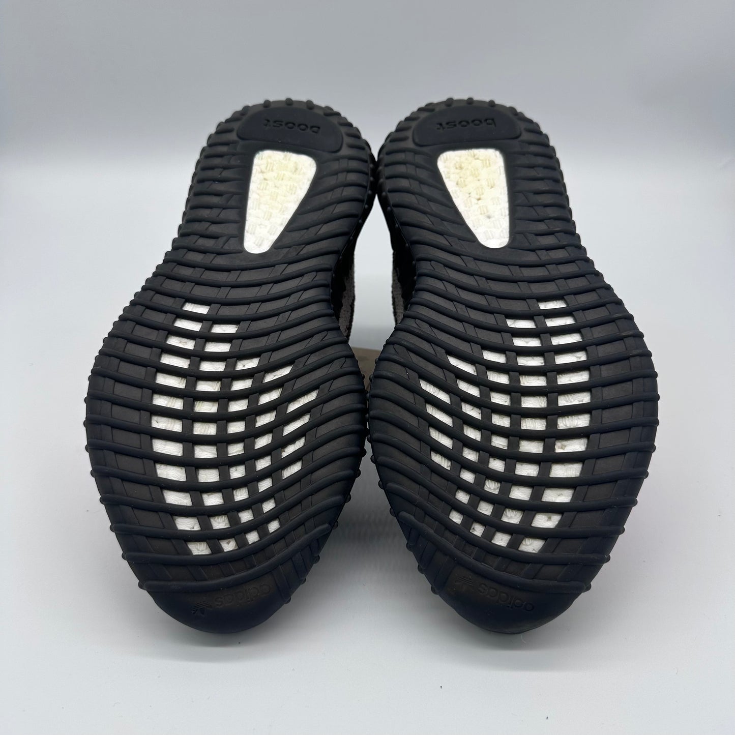 adidas Yeezy Boost 350 V2 Carbon Beluga Pre-owned US9