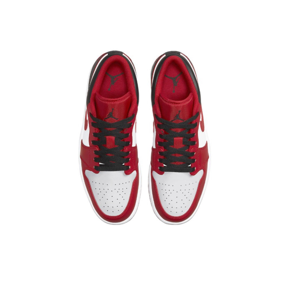 Jordan 1 Low Bulls