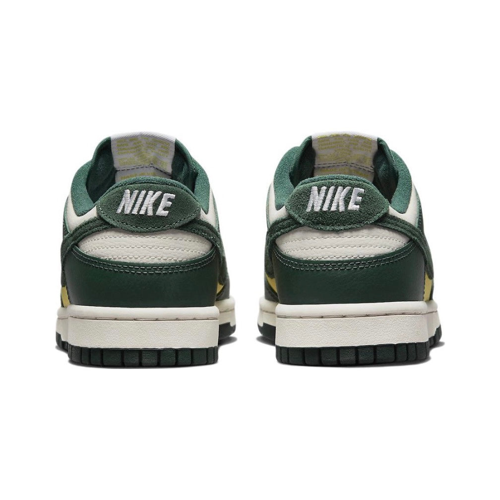 Nike Dunk Low SE Noble Green (W)