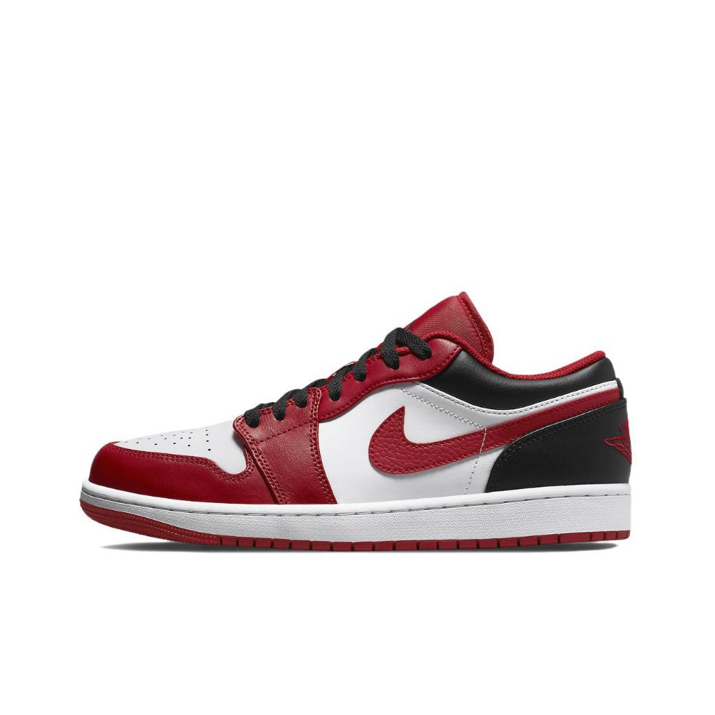 Jordan 1 Low Bulls