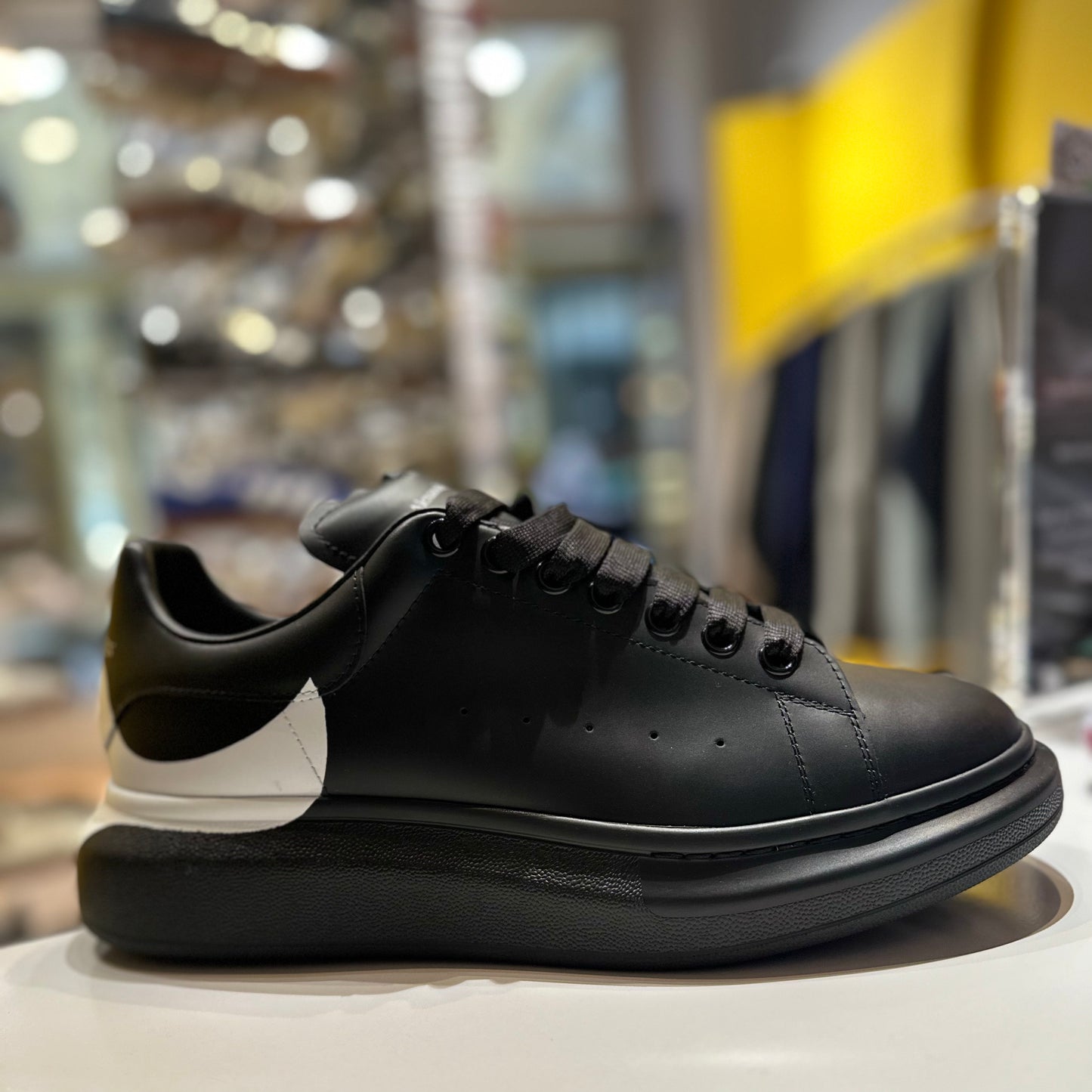 Alexander Mcqueen Larry Oversized Sneakers Black/White