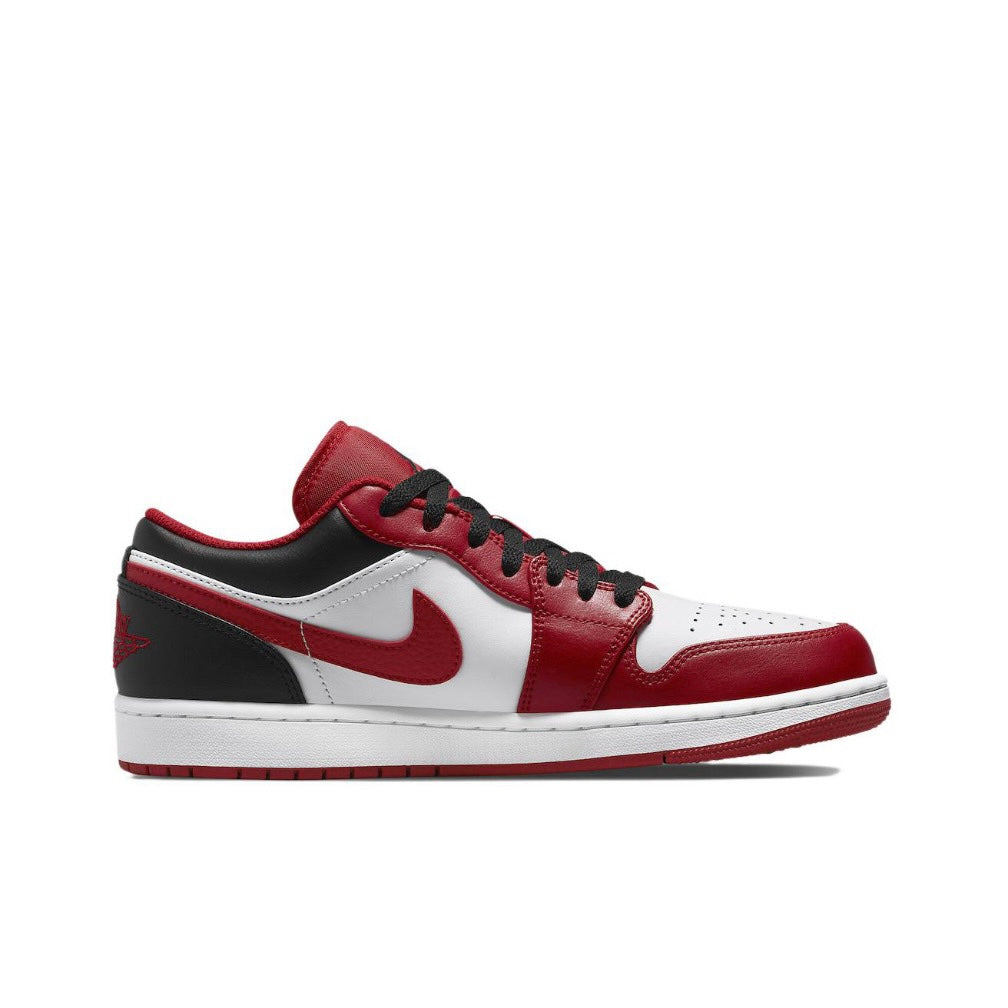 Jordan 1 Low Bulls